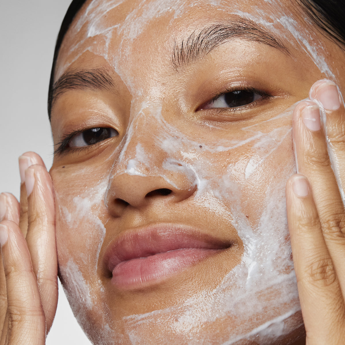 Dermalogica Magnetic Afterglow Cleanser model